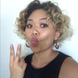 Meet your Posher, Angela kyle